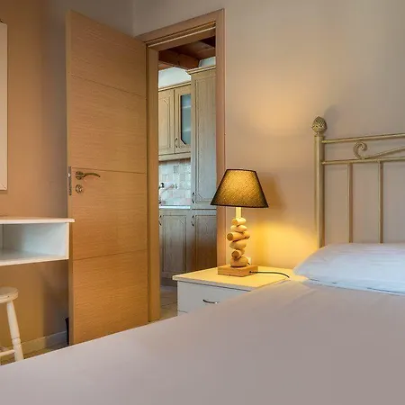 Fiore Beach Studios Василикос