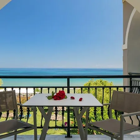 Fiore Beach Studios 3*