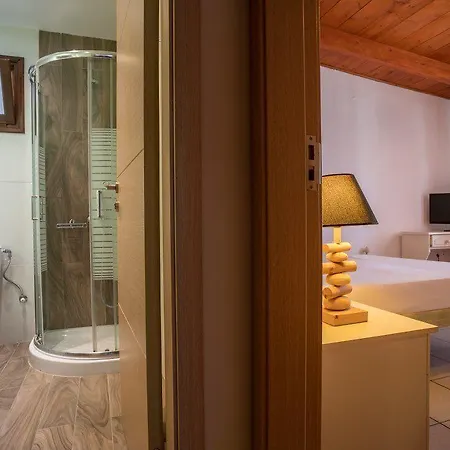 Апарт-отель Fiore Beach Studios