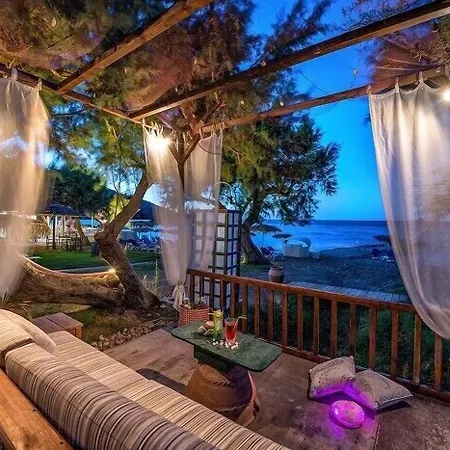 Fiore Beach Studios Апарт-отель