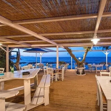 Fiore Beach Studios Апарт-отель