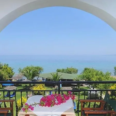 Апарт-отель Fiore Beach Studios