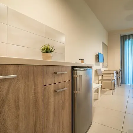 Fiore Beach Studios 3*