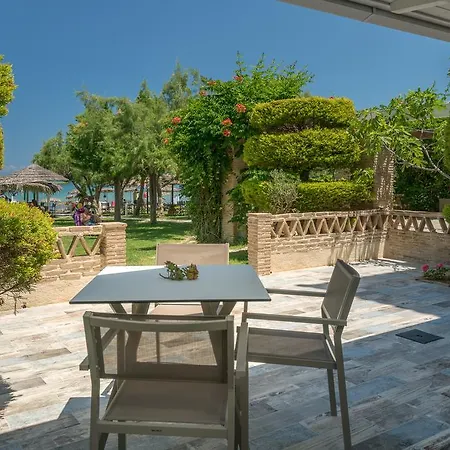 Апарт-отель Fiore Beach Studios